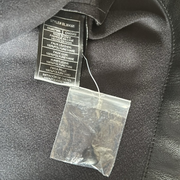 NWOT Steve Madden vegan, black short sleeve crewneck top. Size small. - Picture 6 of 8